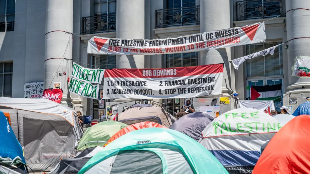 Campus Protest Hypocrisy Reveals Need For Student Education on Free Speech Campus Protest Hypocrisy Reveals Need For Student Education on Free Speech
